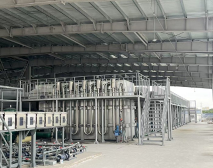 1752213178.jpg 2、盛澤鎮某工業區8萬噸每(měi)日水質淨(jìng)化工程——氣浮係統設備(bèi).jpg